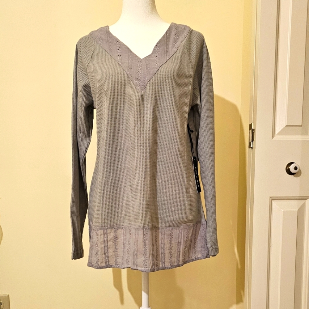 NWT Doe & Rae top